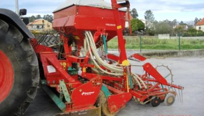 Rototerra com semeador de 3 metros Kverneland